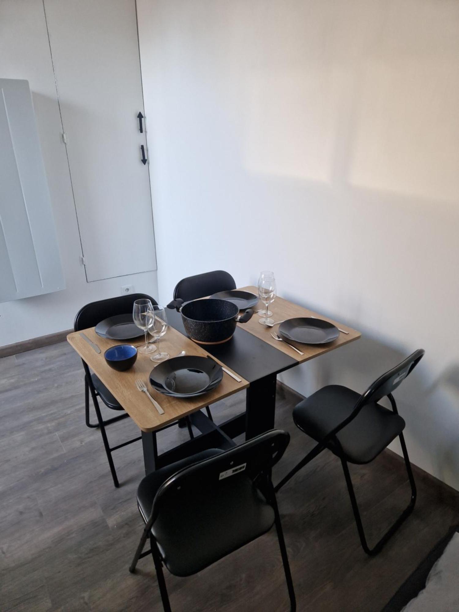 Les Appartements De Romain Et Julien Dijon Exterior foto